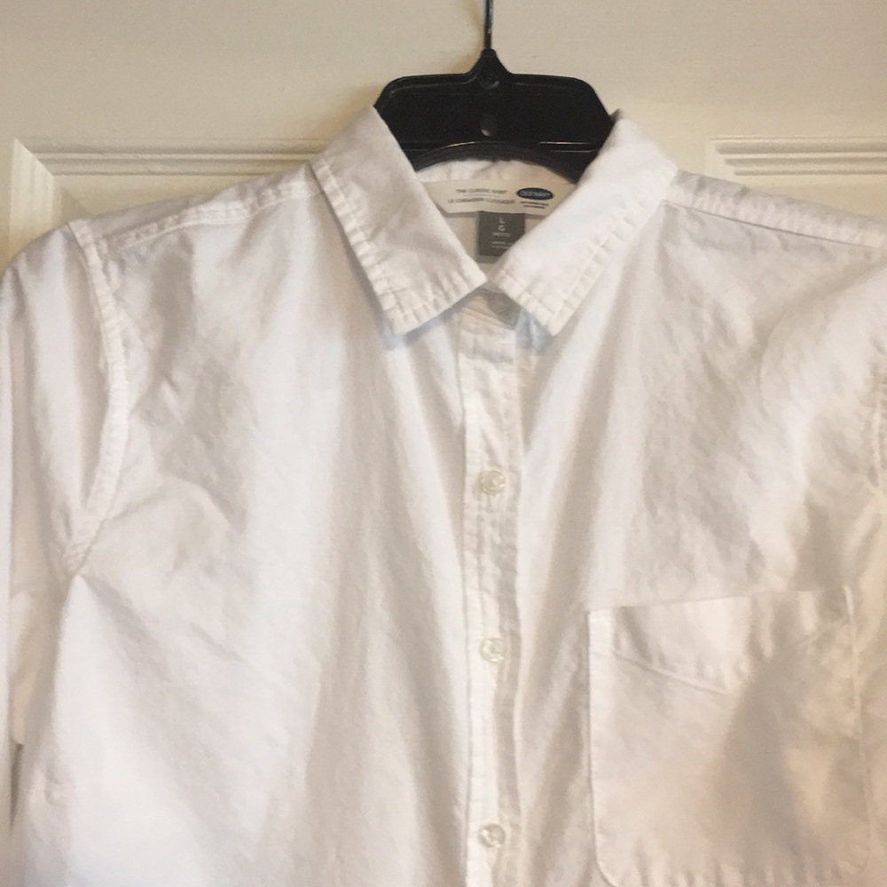 EUC Old Navy White button down shirt